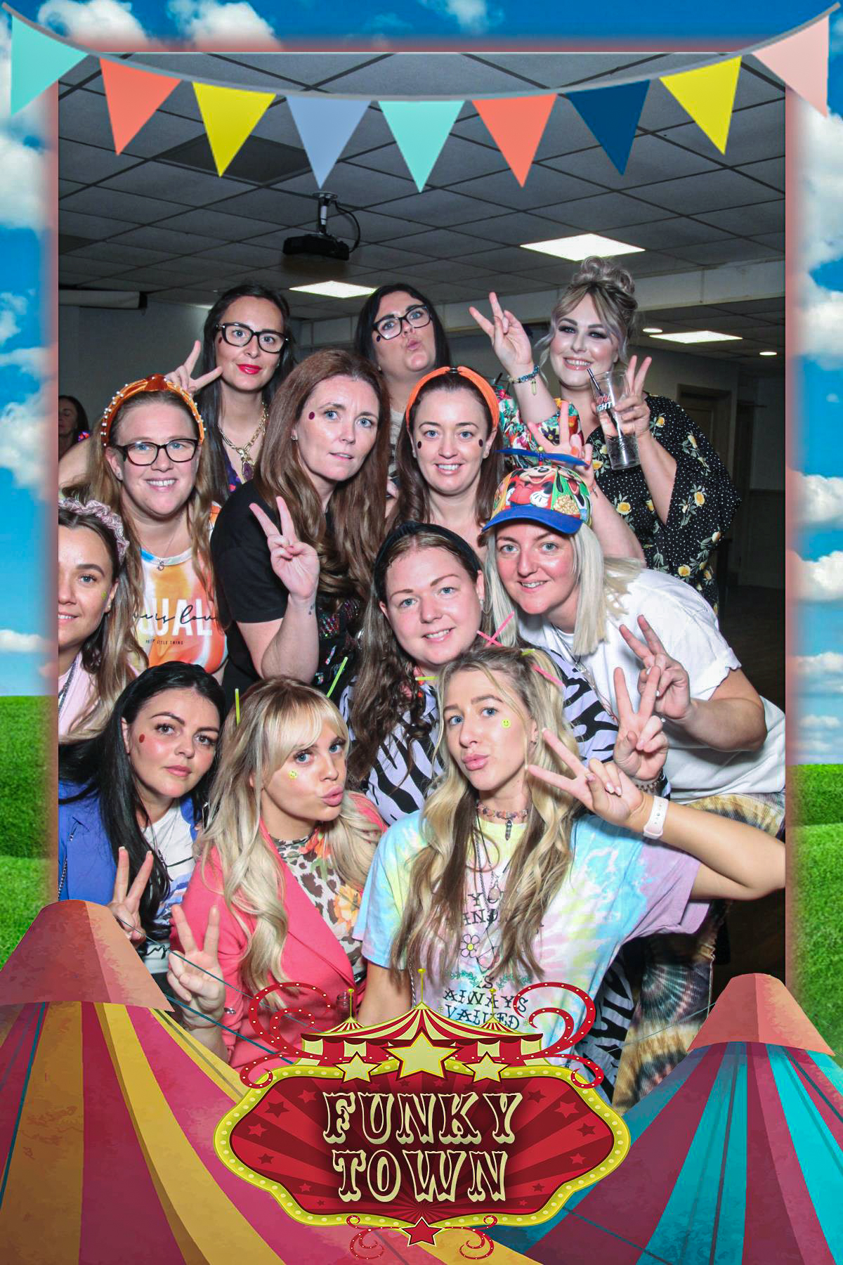 Funky Town | View more photos from the event at gallery.liverpoolselfiemirror.co.uk/u/LiverpoolSelfieMirror/Funky-Town